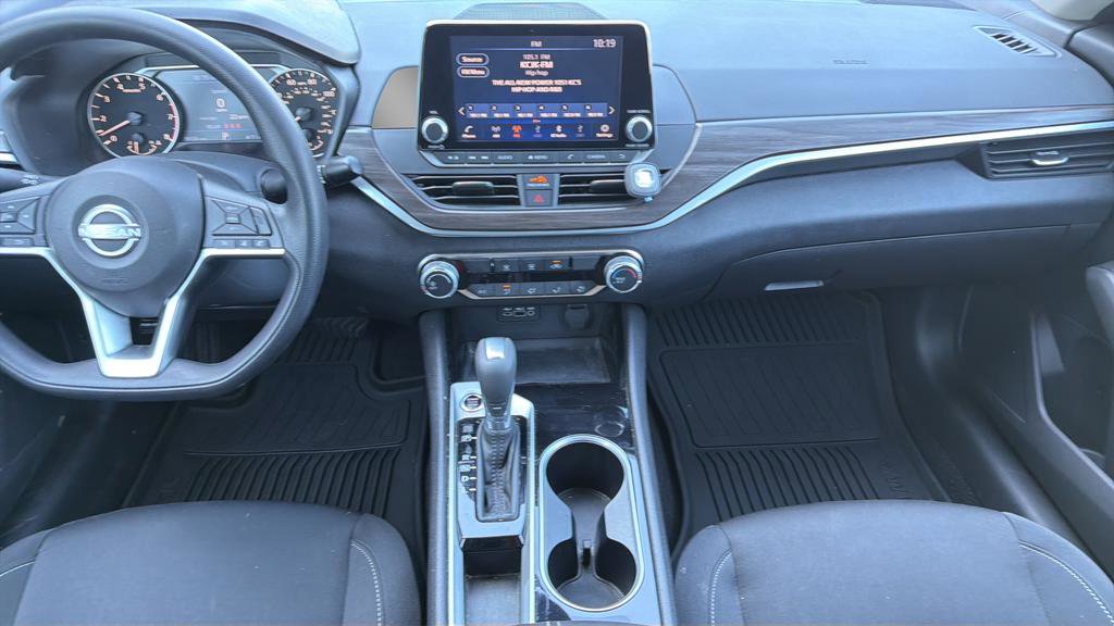 Certified 2024 Nissan Altima 2.5 SV FWD image 8