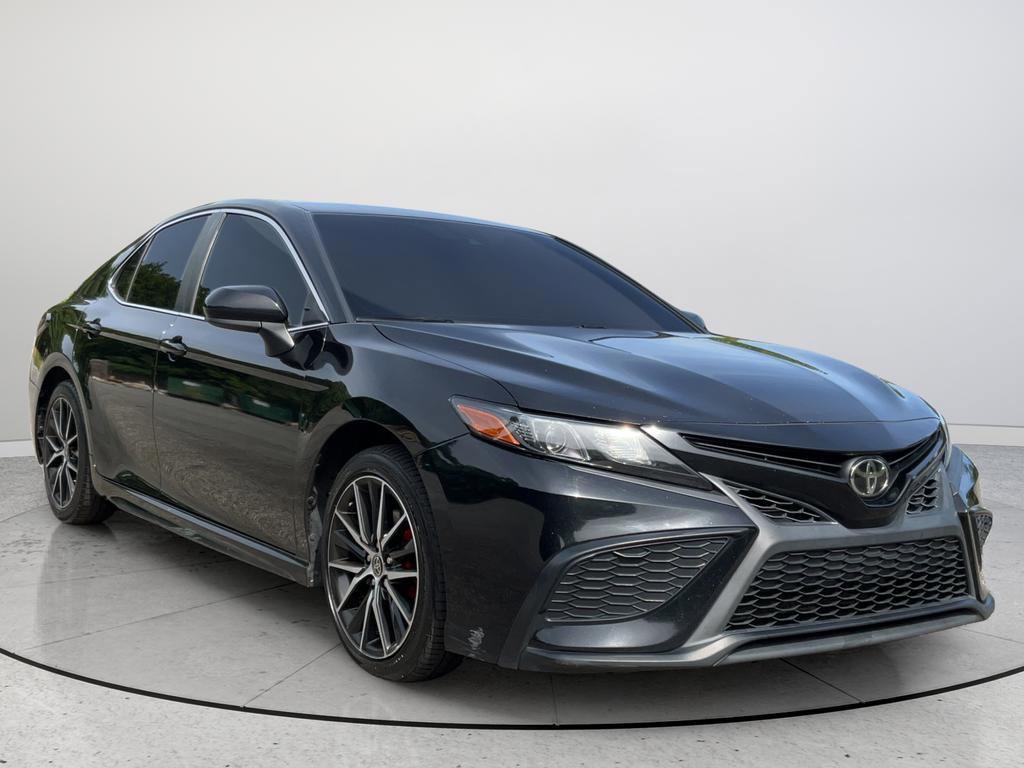 Used 2021 Toyota Camry SE FWD image 1