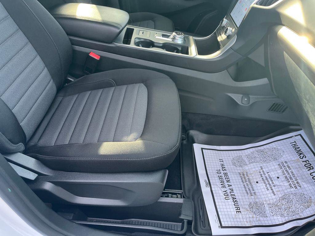 Used 2024 Ford Edge SE w/ Black Appearance Package AWD/4WD image 30