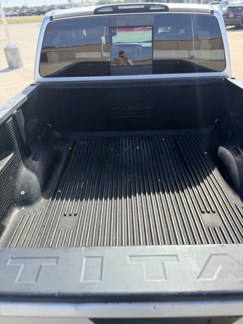 Used 2018 Nissan Titan SV w/ SV Convenience Package image 5