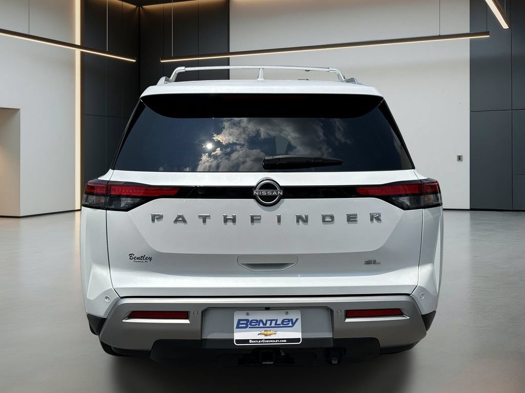 Used 2025 Nissan Pathfinder SL w/ SL Premium Package FWD image 5