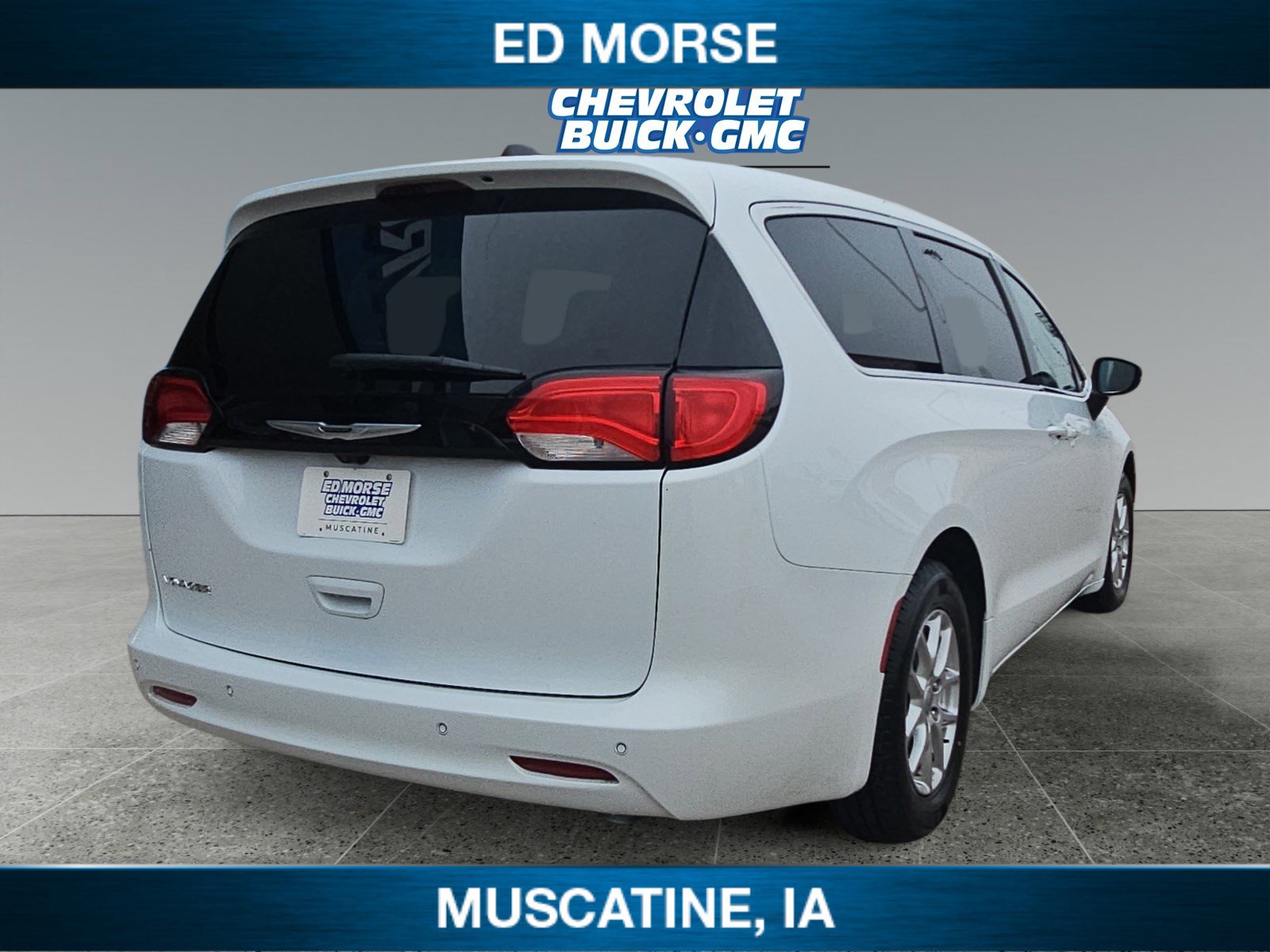 Used 2024 Chrysler Voyager LX image 5