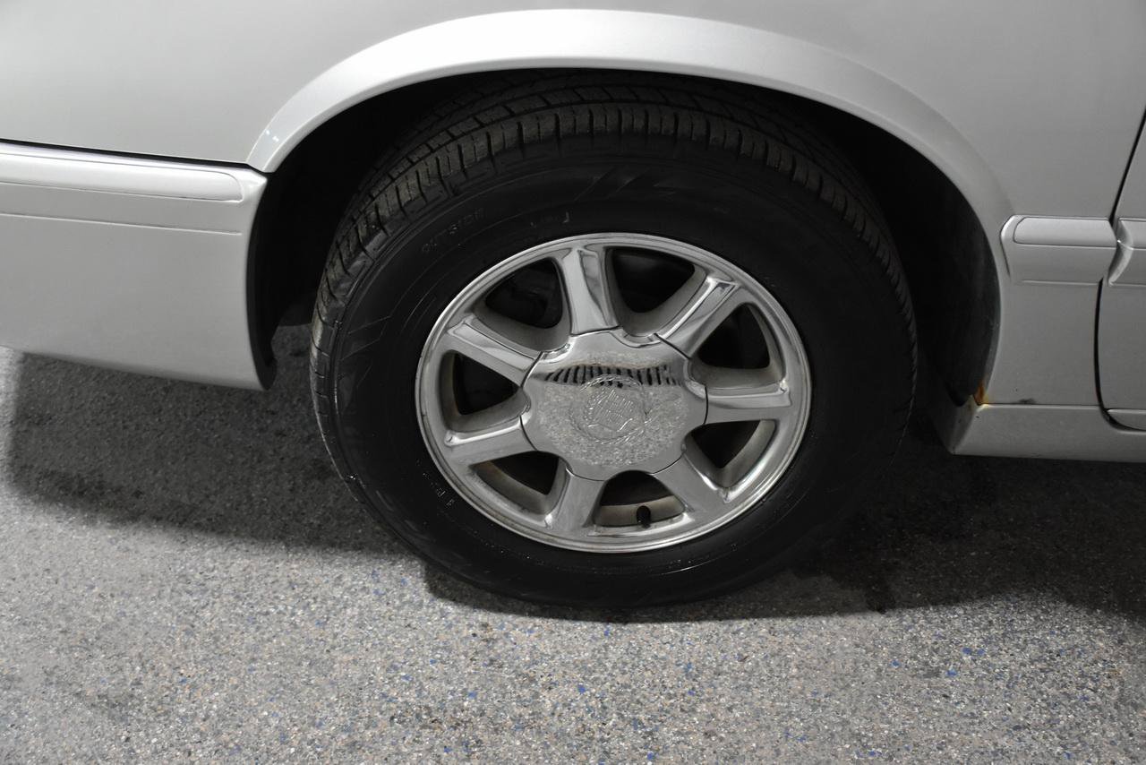Used 2001 Cadillac Eldorado Touring FWD image 17