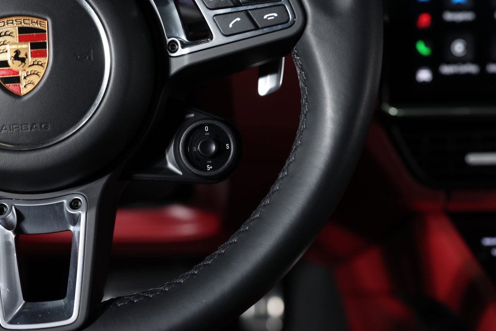 Used 2022 Porsche Cayenne Turbo image 35