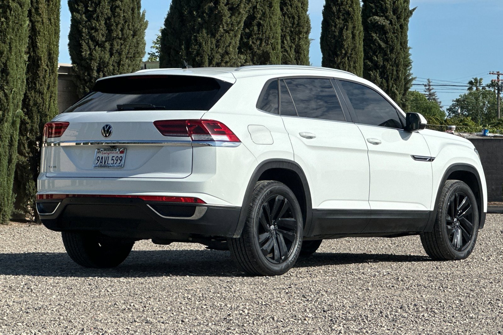 Used 2022 Volkswagen Atlas Cross Sport SE image 4