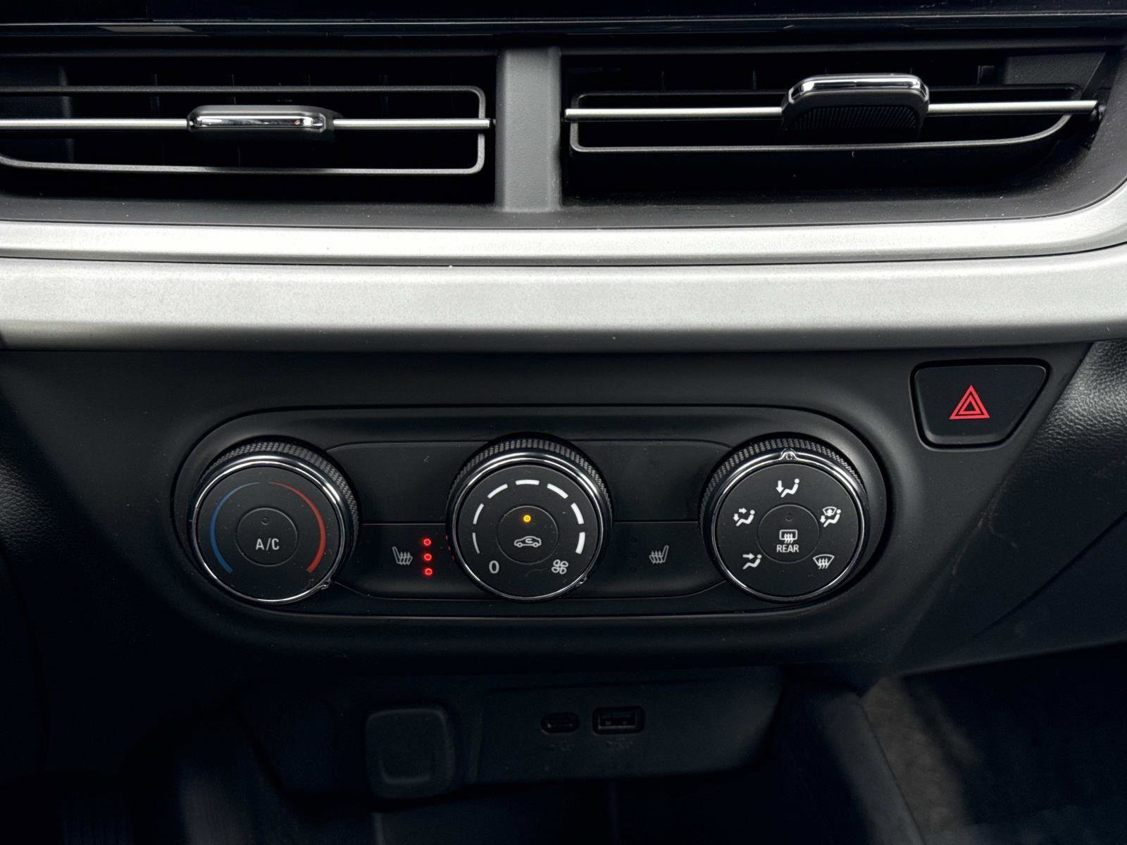 Used 2024 Chevrolet Trax RS w/ Driver Confidence Package image 5