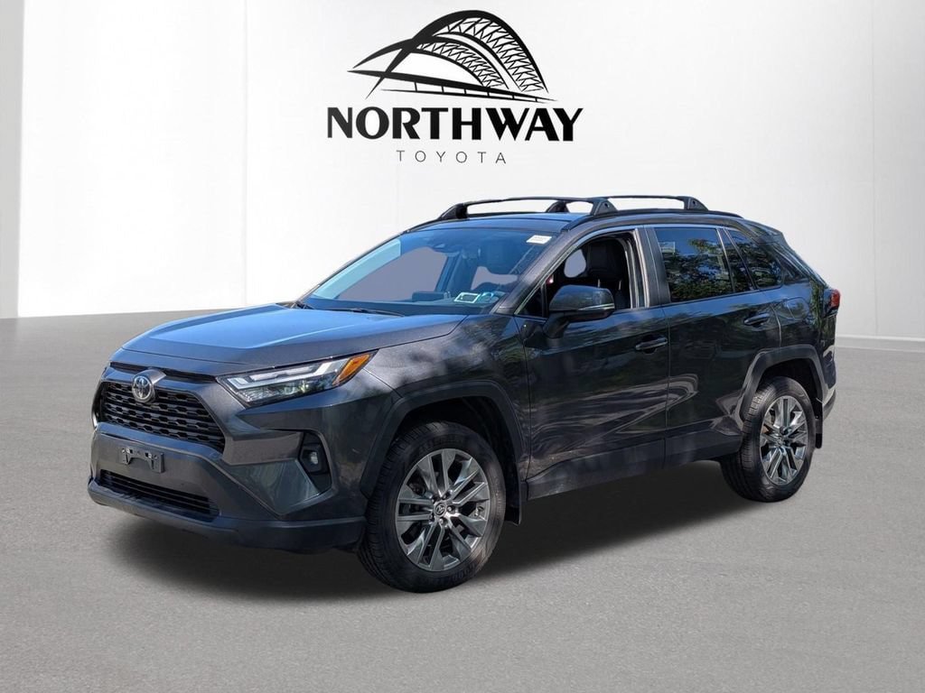 Used 2023 Toyota RAV4 XLE Premium AWD/4WD image 7