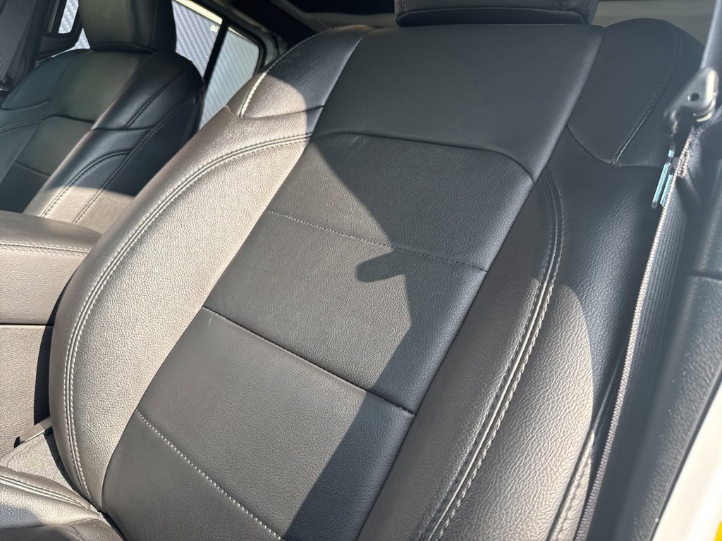 Used 2023 Jeep Wrangler Altitude image 28