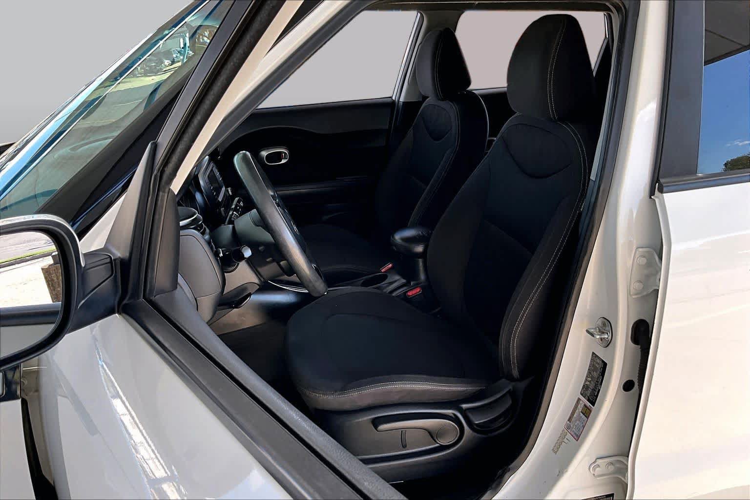 Used 2018 Kia Soul FWD image 8