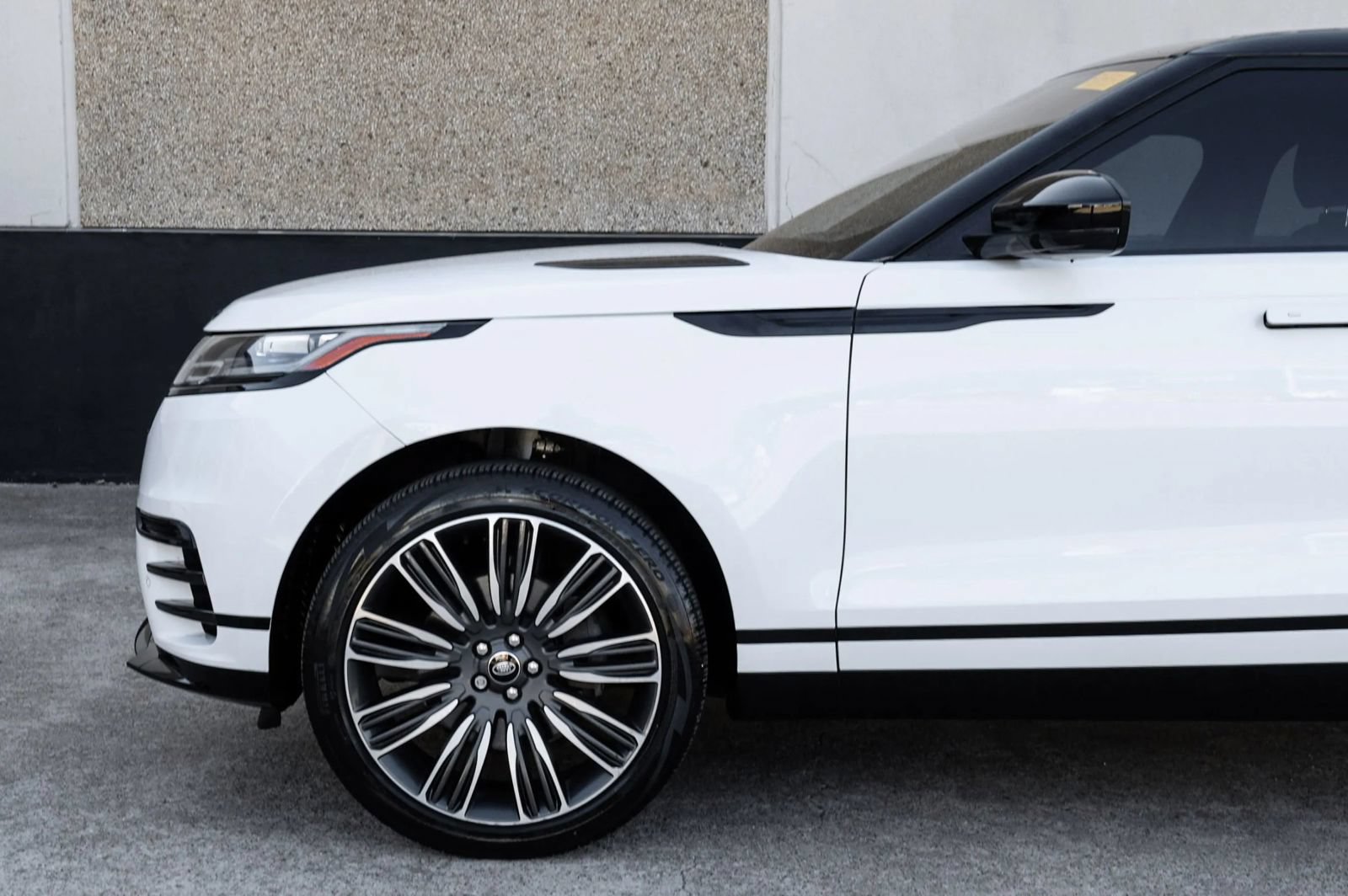 Used 2022 Land Rover Range Rover Velar R-Dynamic S AWD/4WD image 15