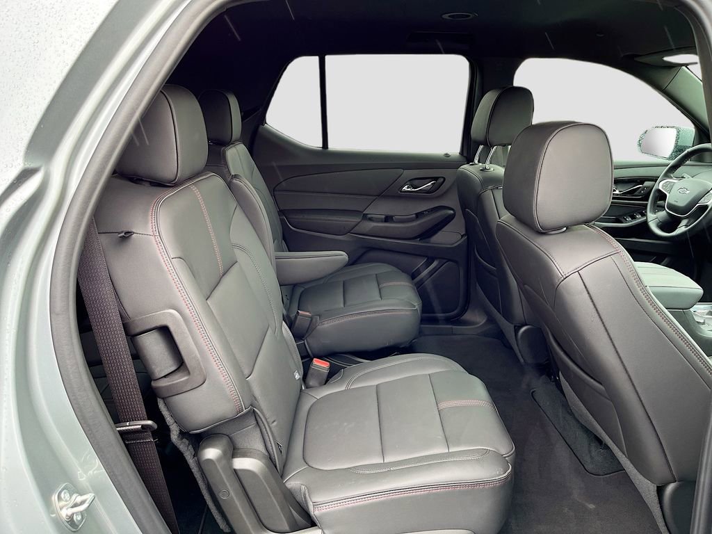 Used 2023 Chevrolet Traverse RS image 29