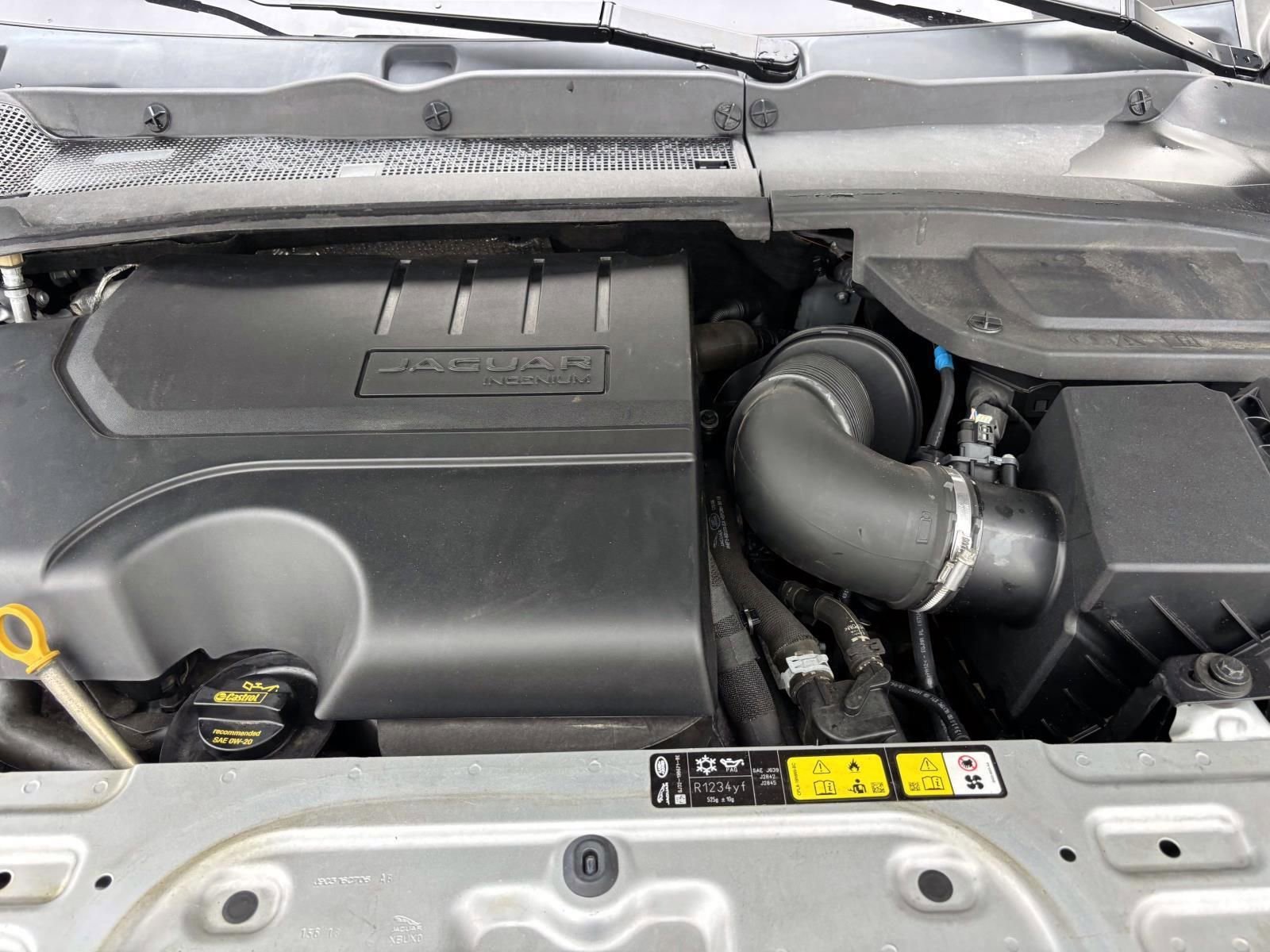 Used 2019 Jaguar E-PACE R-Dynamic HSE image 30