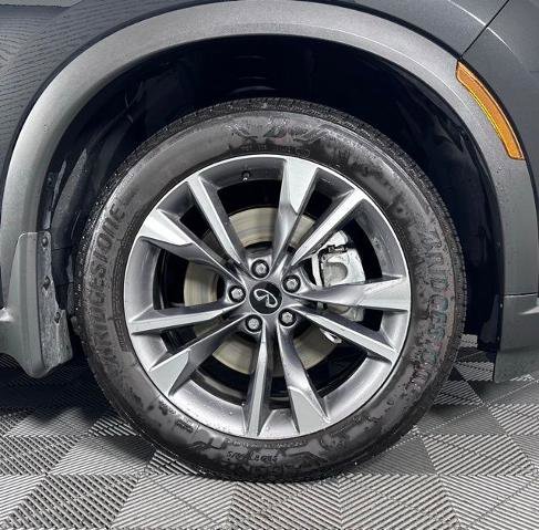 Certified 2025 INFINITI QX60 Luxe image 9