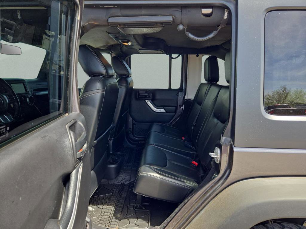 Used 2016 Jeep Wrangler Unlimited Rubicon image 31