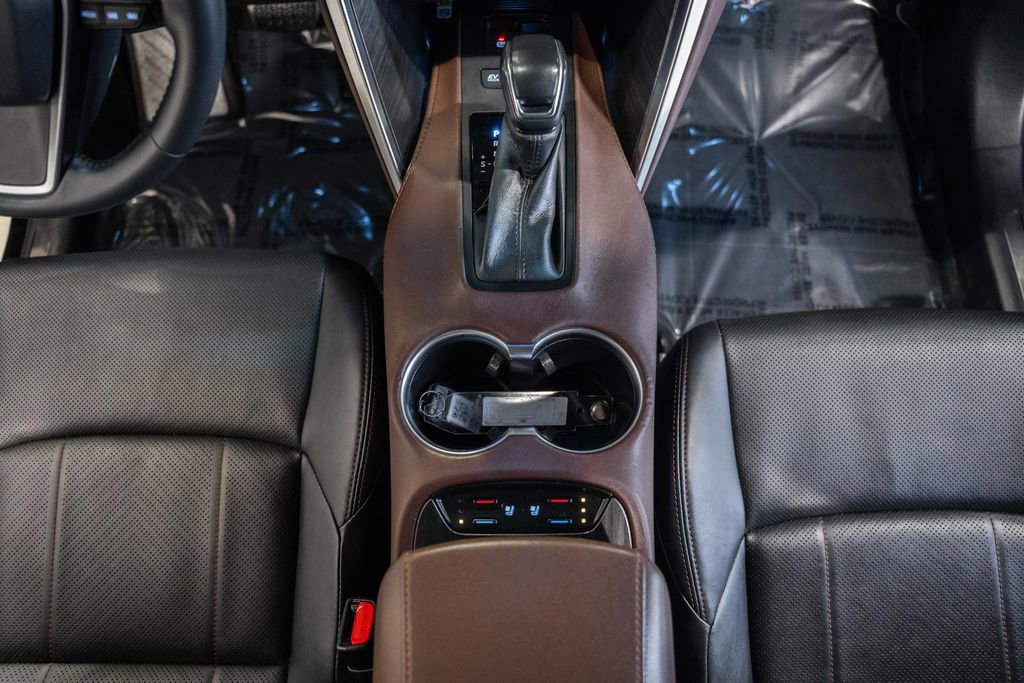 Used 2021 Toyota Venza XLE w/ Softex Package image 28