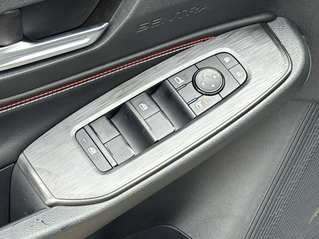 New 2026 Nissan Sentra SR w/ Floor Mat Package FWD image 8