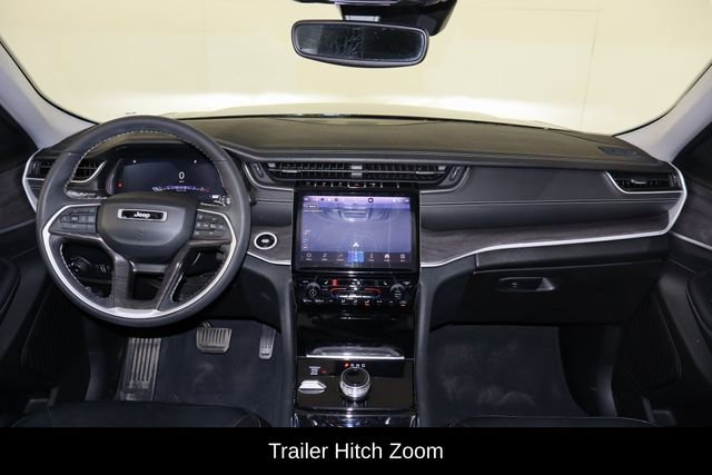 Used 2023 Jeep Grand Cherokee Limited w/ Black Appearance Package image 14