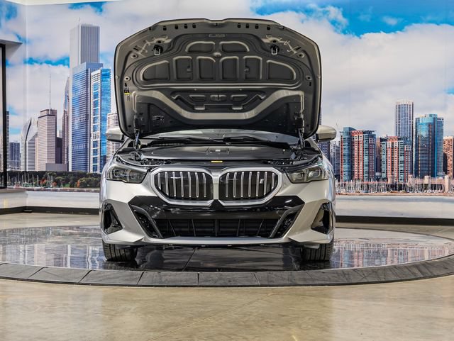 New 2027 BMW i5 xDrive40 w/ M Sport Package AWD/4WD image 4