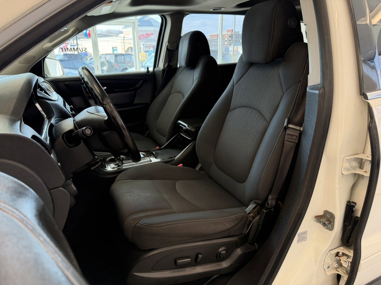 Used 2015 Chevrolet Traverse LT image 23