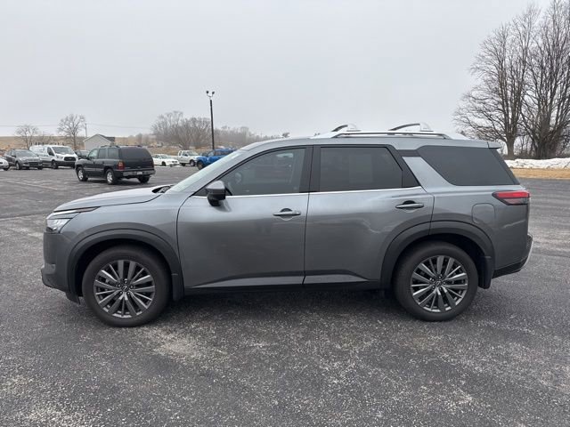 Used 2025 Nissan Pathfinder SL w/ SL Premium Package image 3