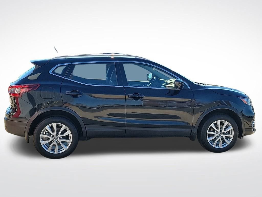 Used 2022 Nissan Rogue Sport SV w/ Technology Package image 6