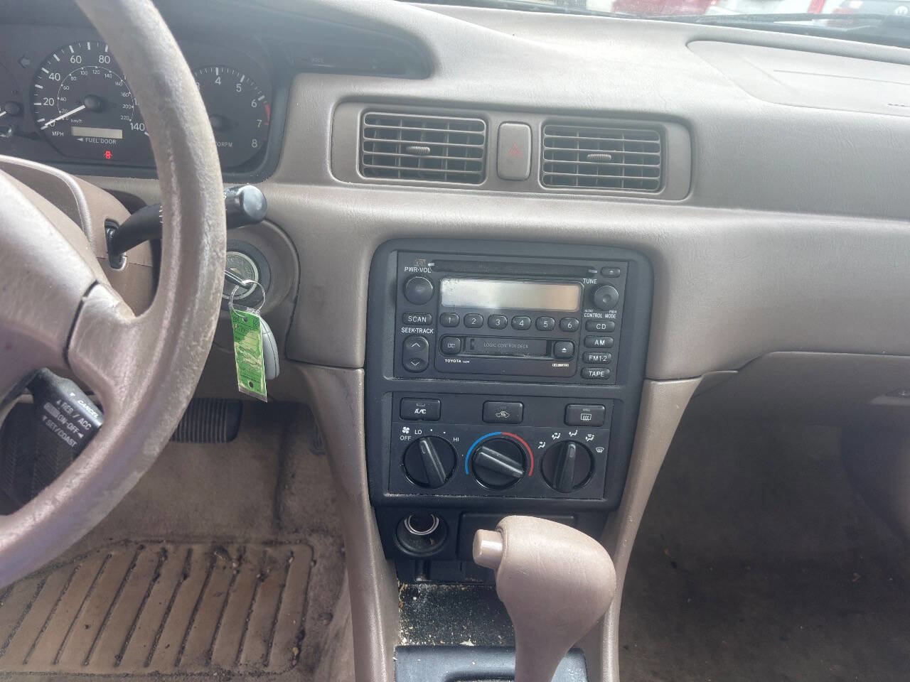 Used 2000 Toyota Camry LE FWD image 11