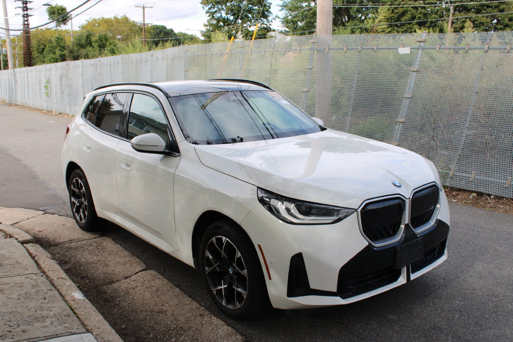 Used 2025 BMW X3 xDrive30i AWD/4WD image 4