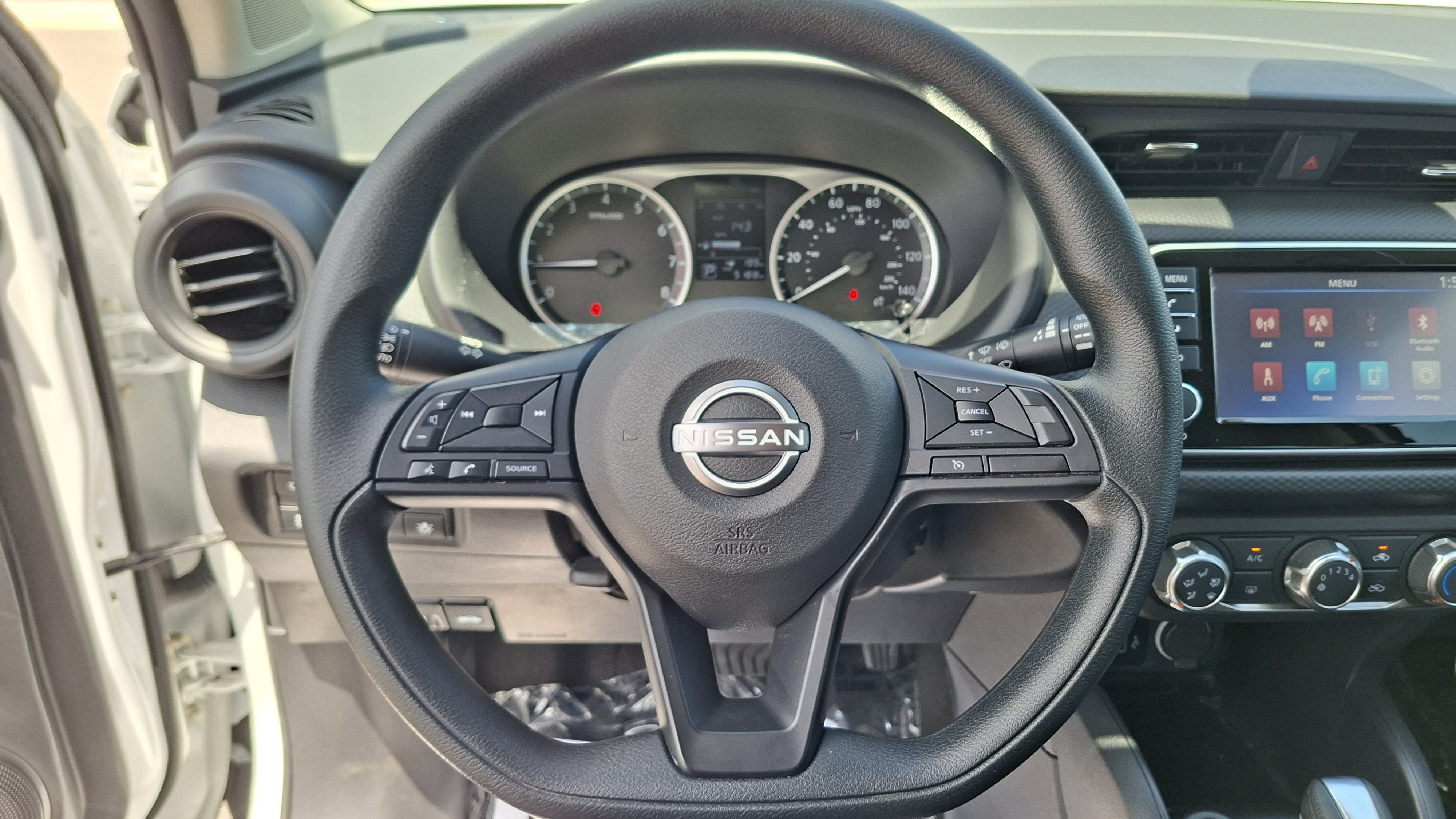 Certified 2025 Nissan Kicks Play S FWD image 11