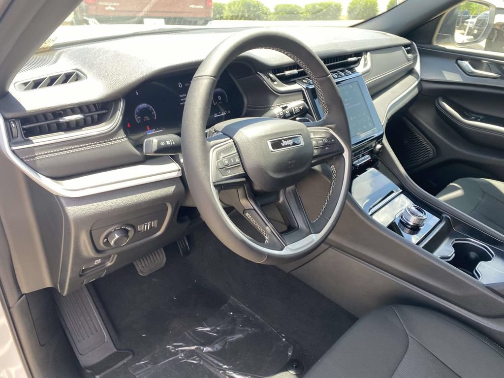 New 2026 Jeep Grand Cherokee Laredo X RWD image 15