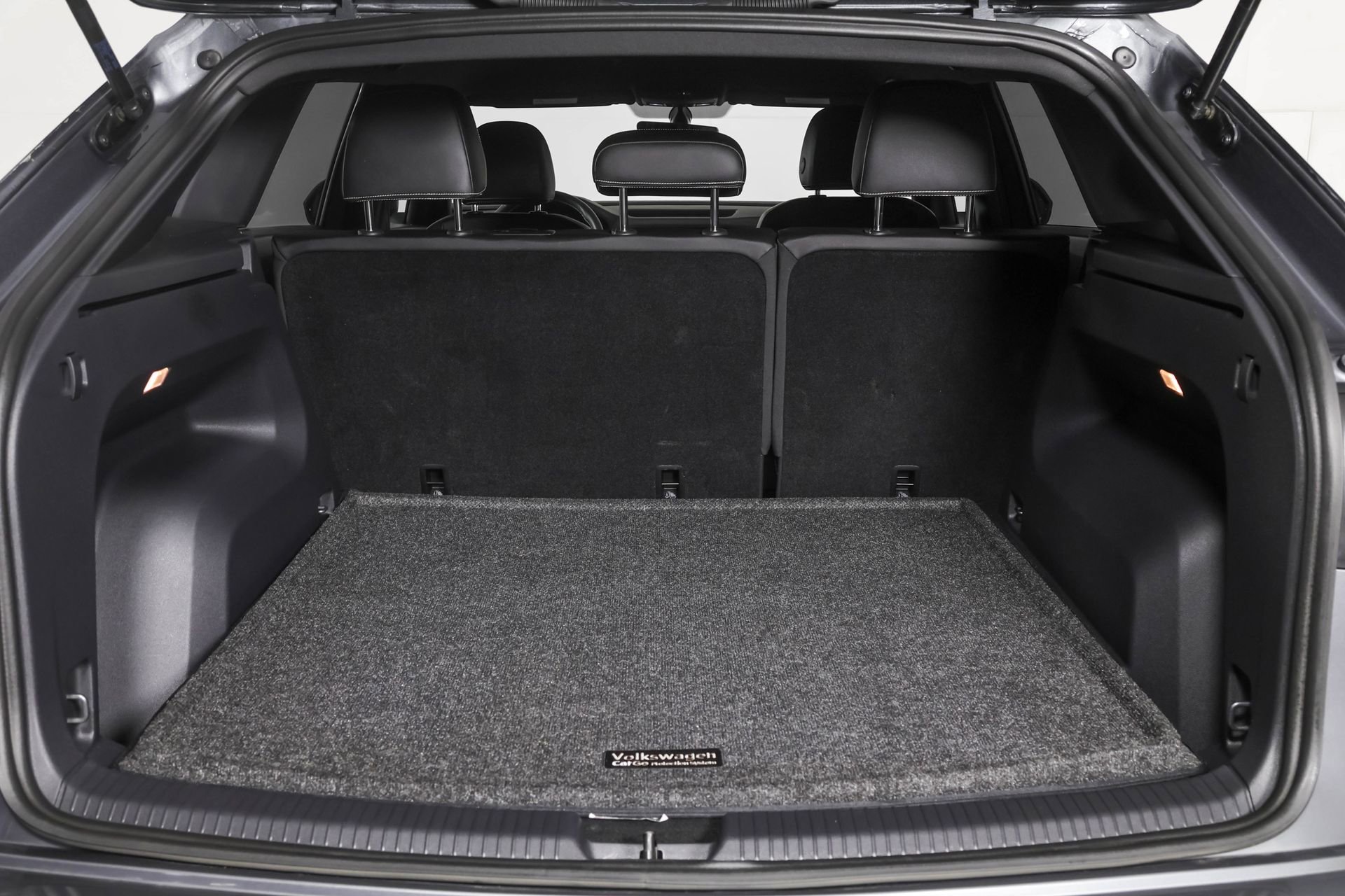 Used 2022 Volkswagen Atlas Cross Sport SE image 38