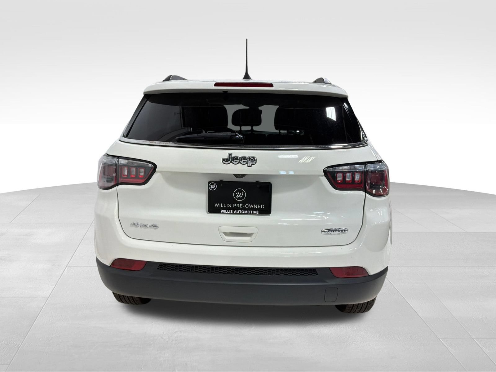 Used 2018 Jeep Compass Latitude w/ Popular Equipment Group AWD/4WD image 6