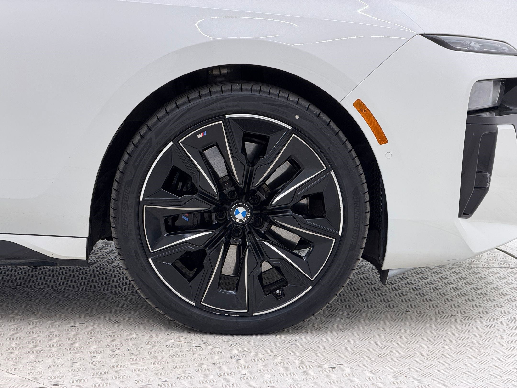 Certified 2024 BMW 760i xDrive w/ Executive Package image 12