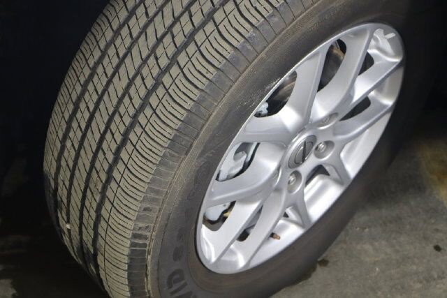 Used 2023 Chrysler Voyager LX FWD image 38