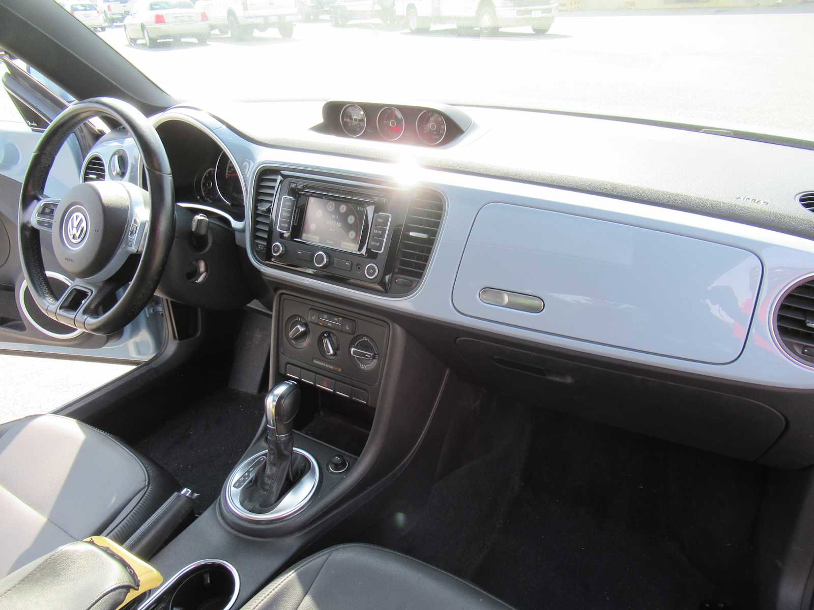 Used 2013 Volkswagen Beetle TDI image 16