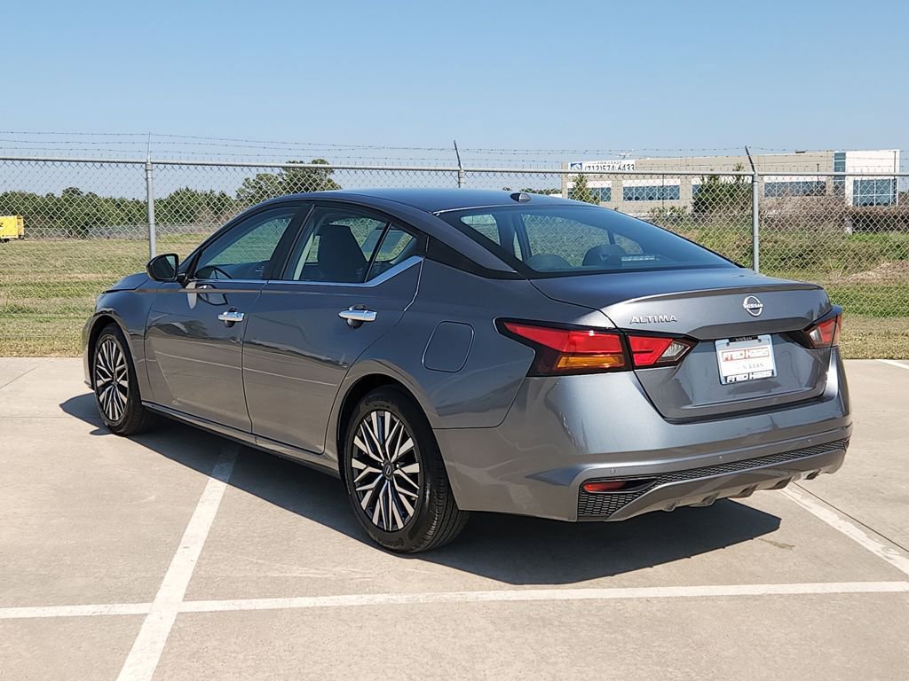 Used 2025 Nissan Altima 2.5 SV image 7