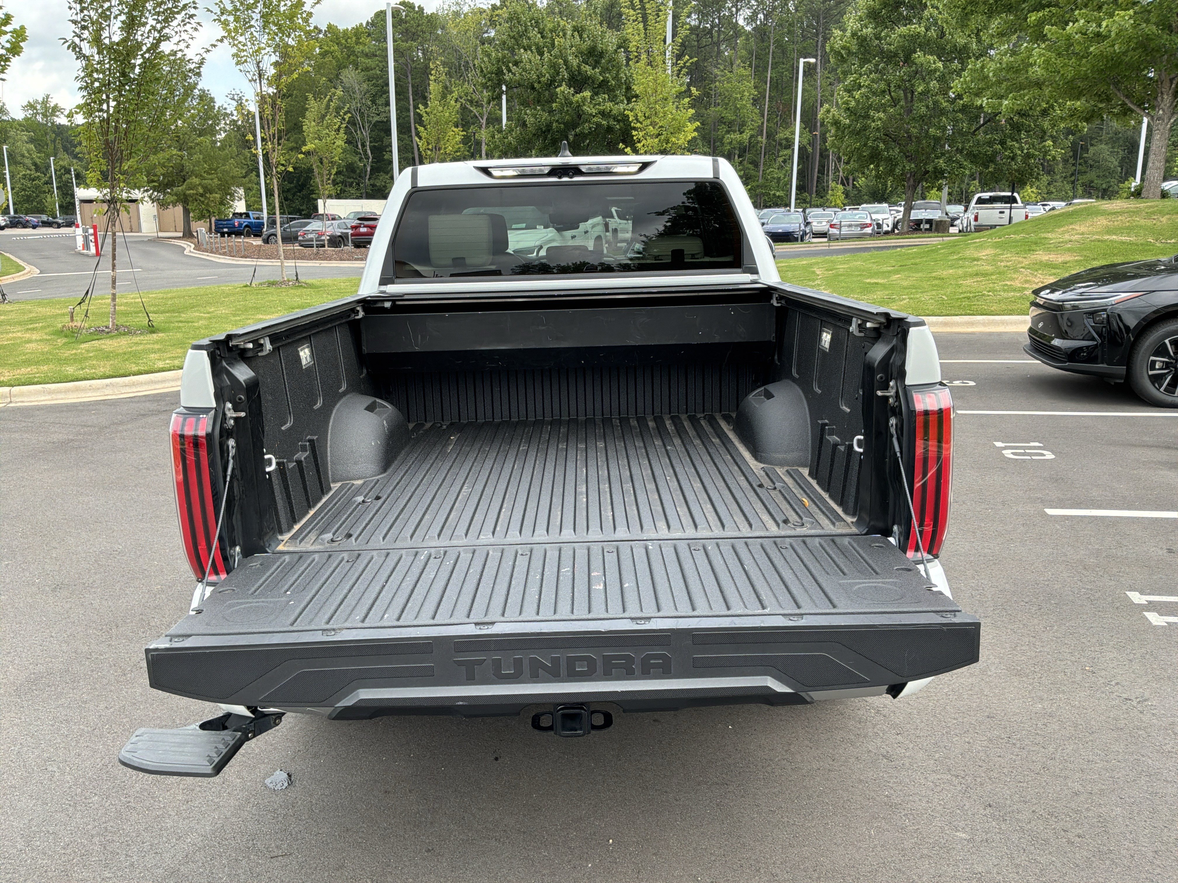 Used 2024 Toyota Tundra Capstone AWD/4WD image 31