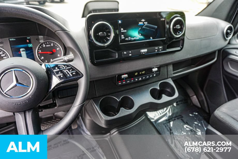 Used 2025 Mercedes-Benz Sprinter 2500 image 39