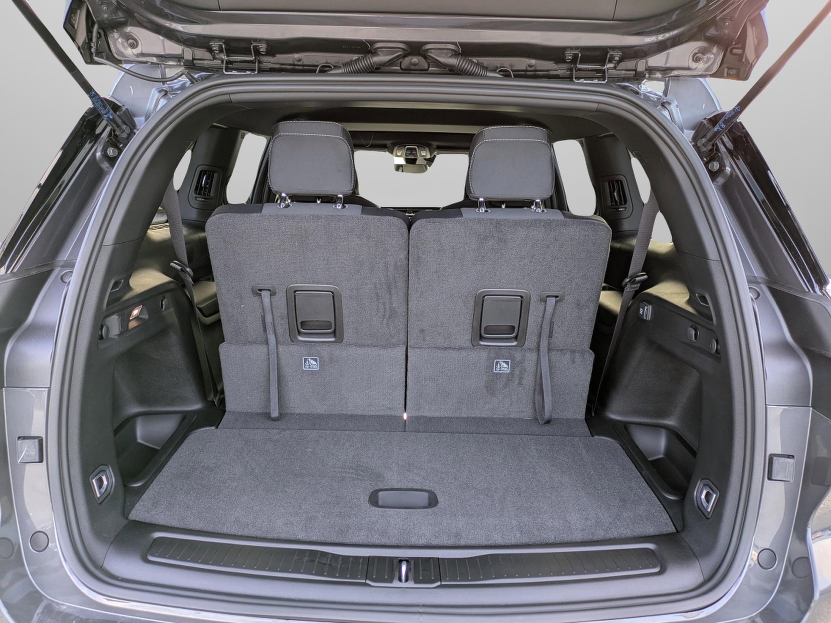 New 2025 Jeep Grand Cherokee L Laredo image 9