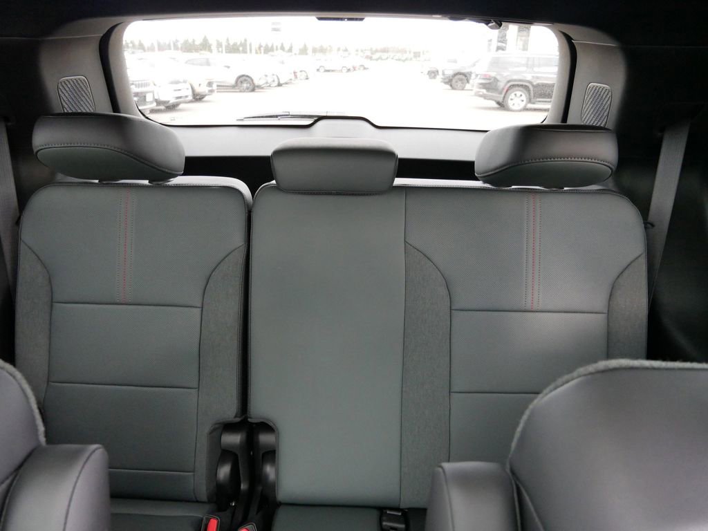 New 2026 GMC Acadia AT4 w/ Super Cruise Package AWD/4WD image 9
