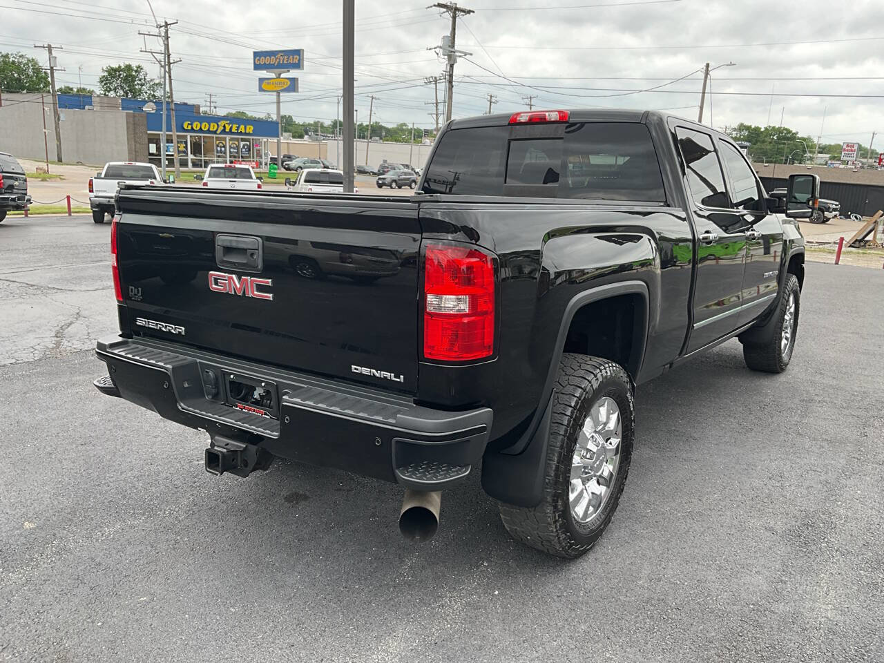 Used 2016 GMC Sierra 2500 Denali w/ Duramax Plus Package AWD/4WD image 5