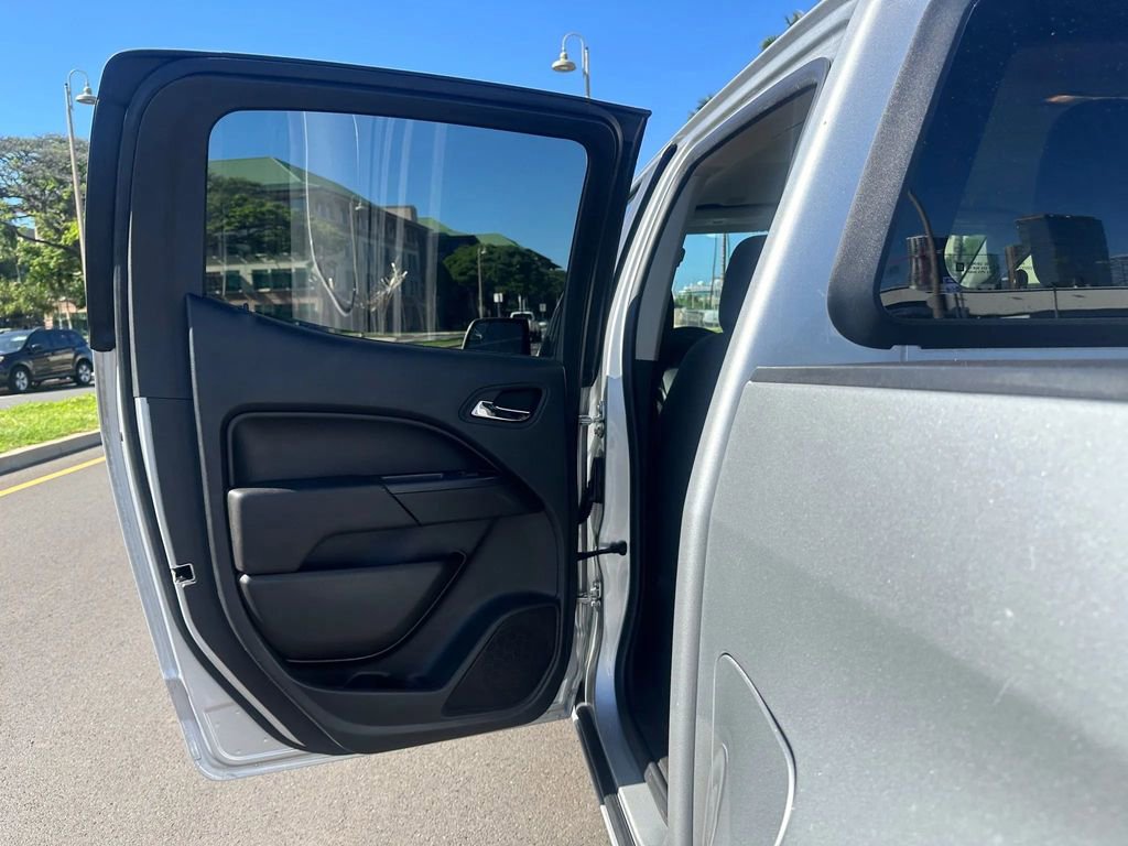 Used 2020 Chevrolet Colorado LT w/ Colorado RST Special Edition image 15