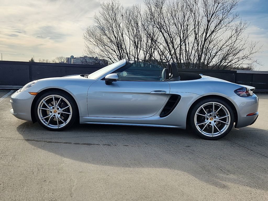 Certified 2021 Porsche 718 Boxster image 2