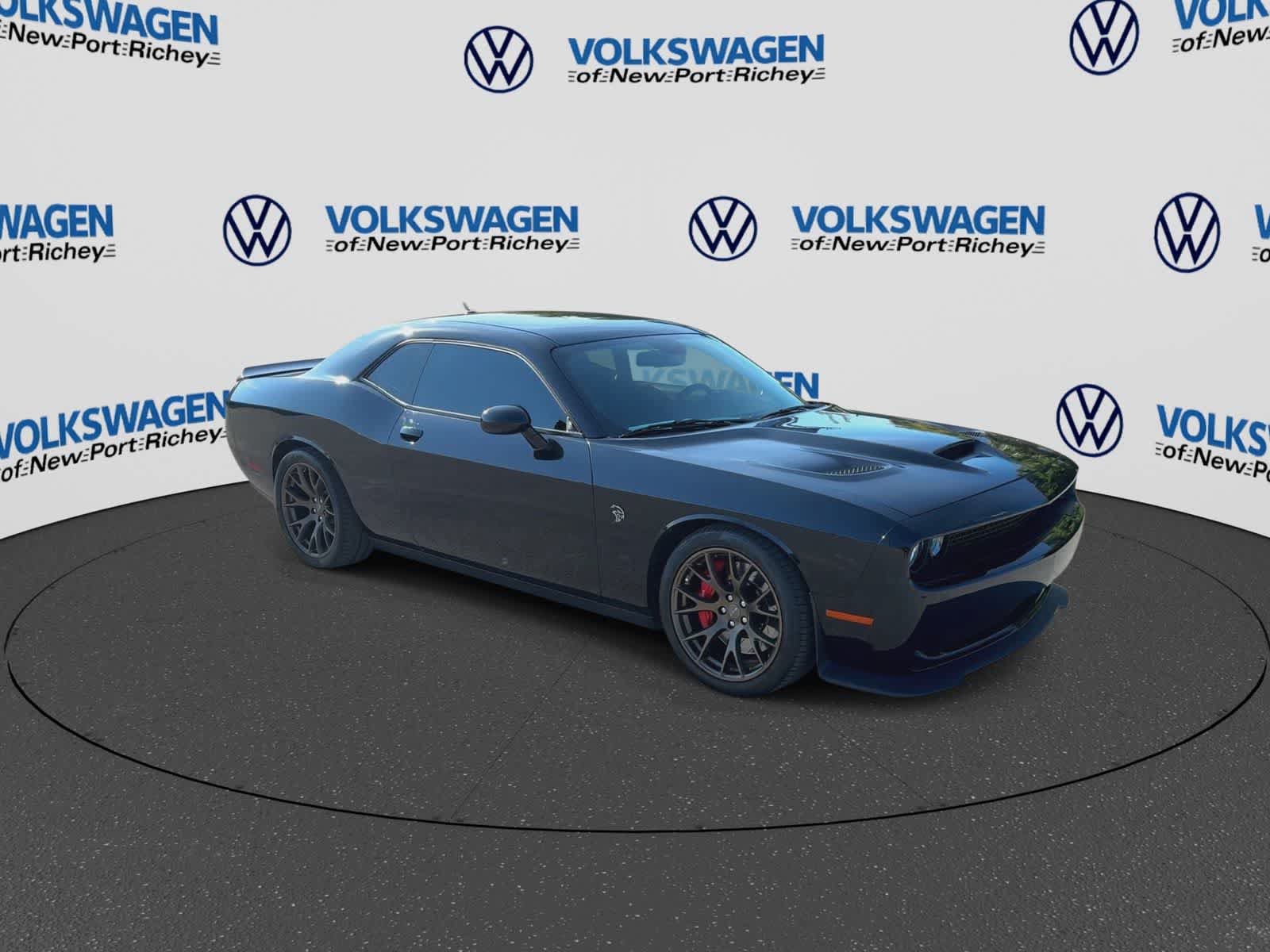 Used 2016 Dodge Challenger SRT Hellcat RWD image 4