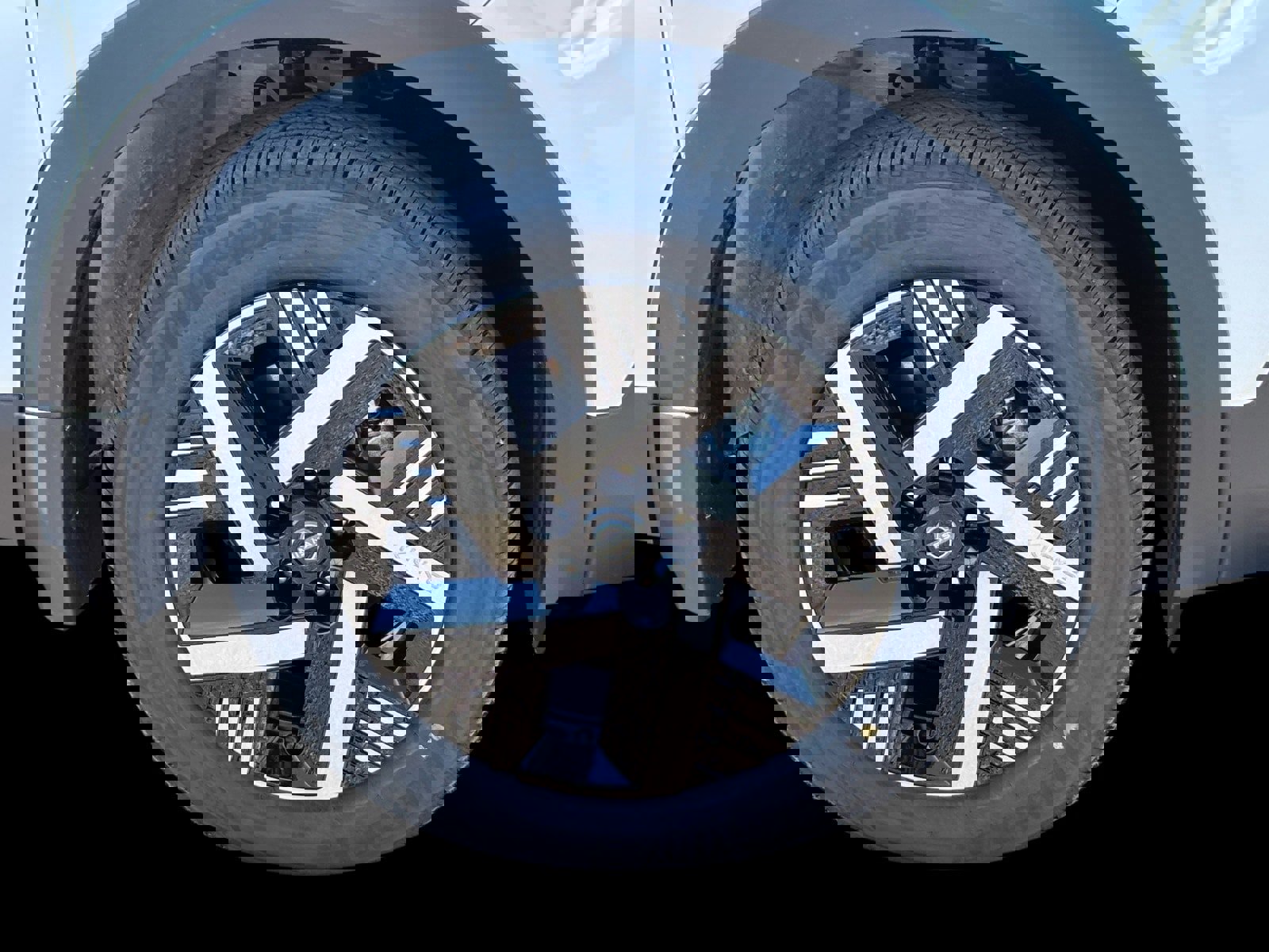 New 2026 Nissan Kicks SV image 10