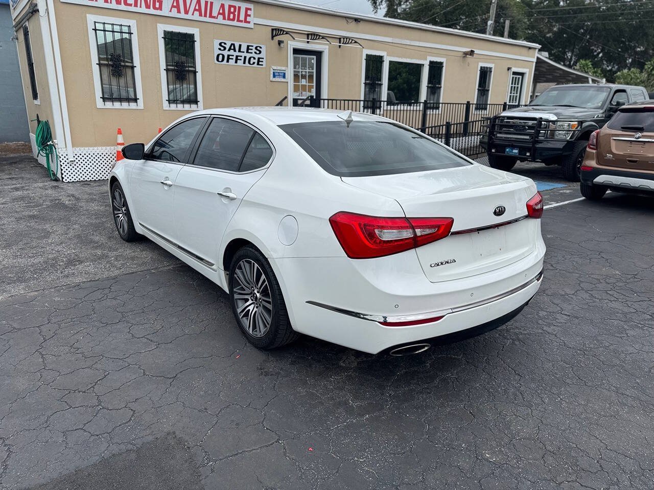 Used 2014 Kia Cadenza Premium FWD image 6