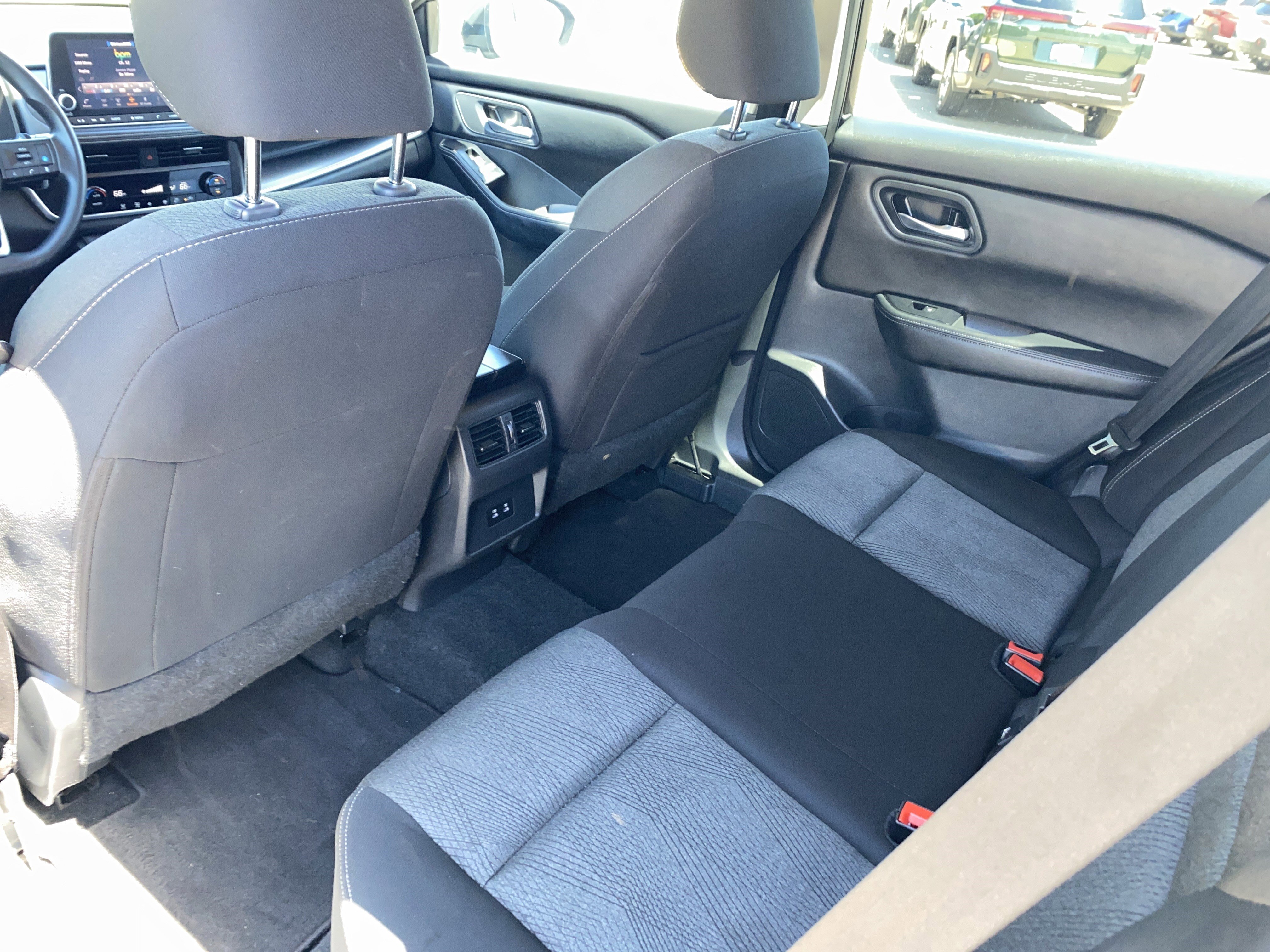 Used 2024 Nissan Rogue SV AWD/4WD image 19