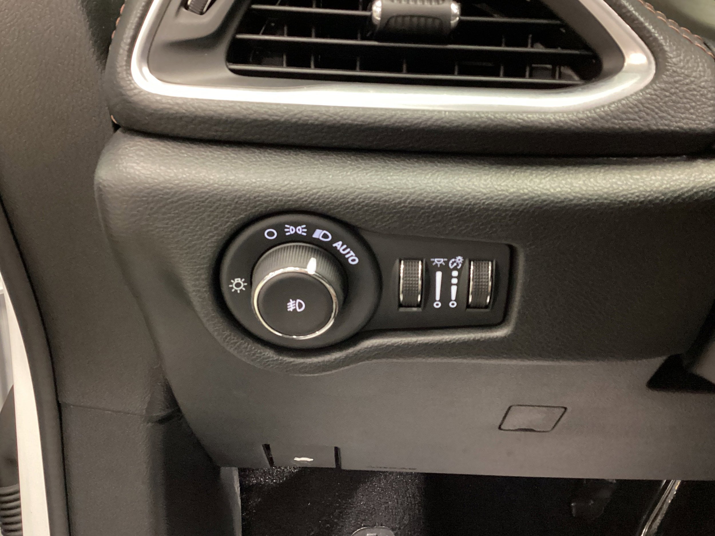 Used 2025 Chrysler Pacifica Pinnacle image 23