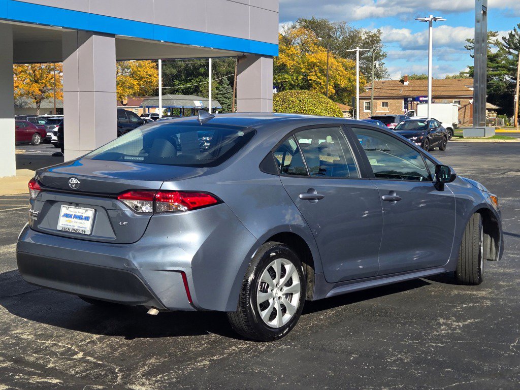 Used 2025 Toyota Corolla LE FWD image 9