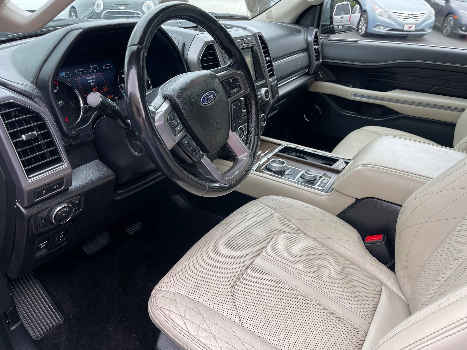 Used 2018 Ford Expedition Max Platinum AWD/4WD image 11