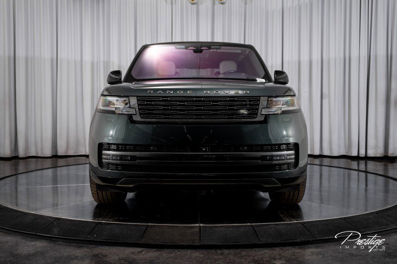 Used 2023 Land Rover Range Rover SE image 2